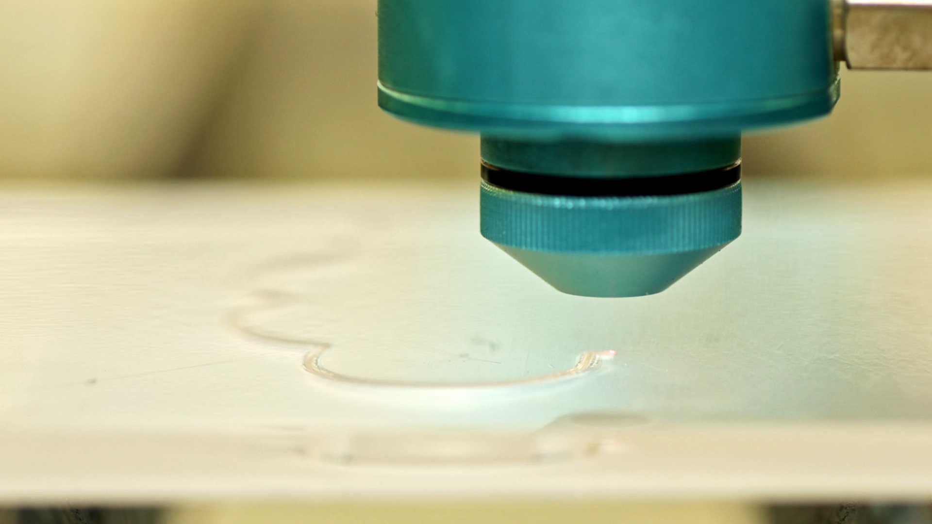 CO2 laser cutting clear acrylic sheet