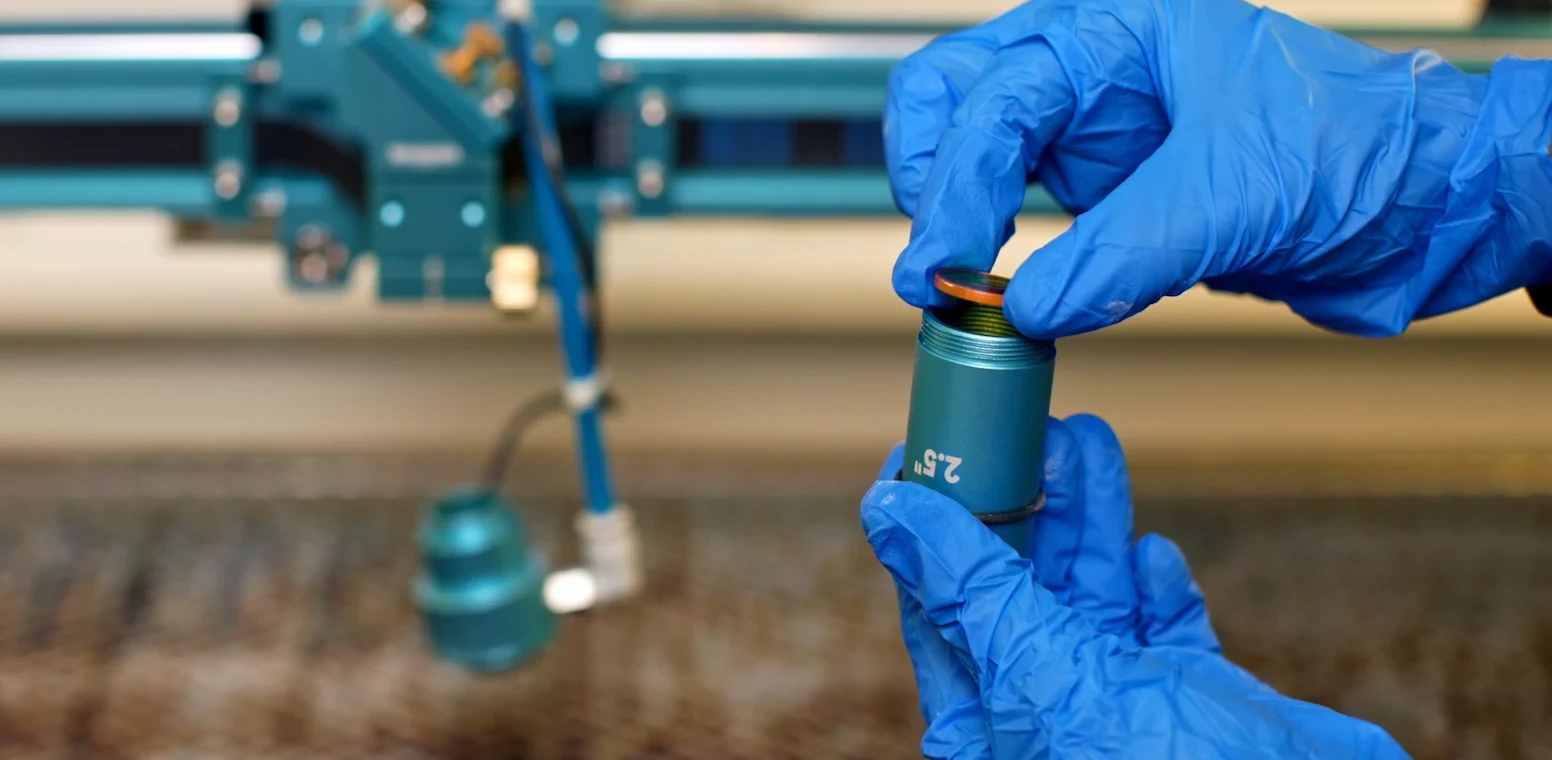 laser focus lens installation for accurate engraving and cutting performance